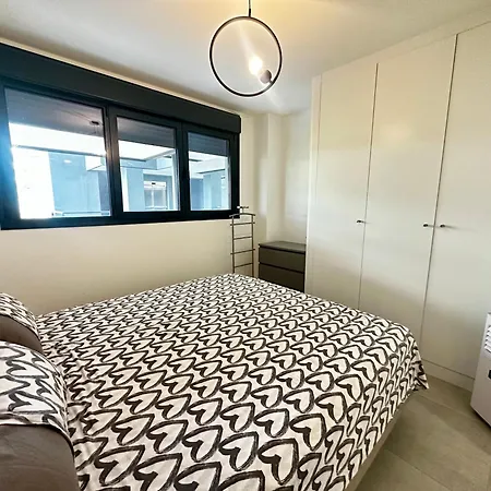 Oasis 325, *