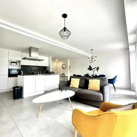 Oasis 325, *